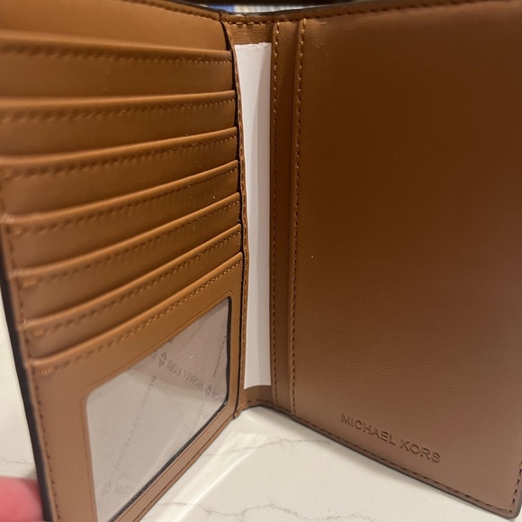 Michael Kors Passport Wallet - Picture 2 of 4